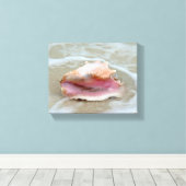 Koningin Conch op het strand Canvas Afdruk (Insitu (Houten vloer))