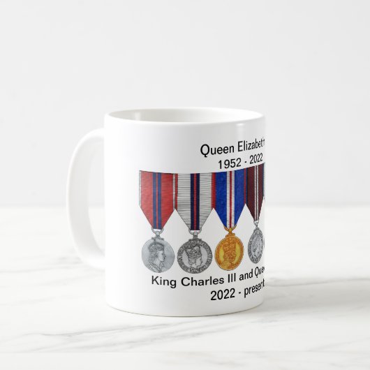 Koningin Elizabeth II en koning Charles III Mok (Voorkant links)