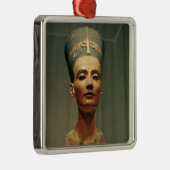 Koningin Nefertiti, voorste uitzicht Metalen Ornament (Rechts)