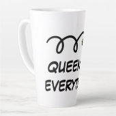 Koningin van alles grappige Moederdag cadeau Latte Mok (Linkerhoek)