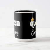 KONINGIN VAN ALLES MOK (Center)