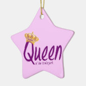 Koningin van het Trailerpark Keramisch Ornament (Links)
