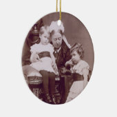 Koningin Victoria (1819-1901) met haar kleinkinder Keramisch Ornament (Rechts)