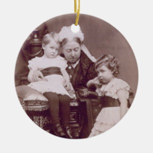 Koningin Victoria (1819-1901) met haar kleinkinder Keramisch Ornament