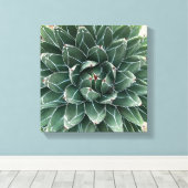 Koningin Victoria tegen canvasafdruk Canvas Afdruk (Insitu (Houten vloer))