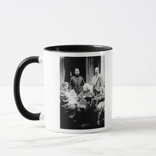 Koningin Victoria, Tsar Nicholas II Mok (Links)