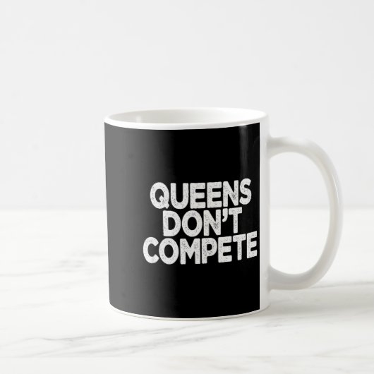 Koninginnen concurreren niet koffiemok (Rechts)