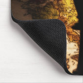 Koningsschaken op oude wereldkaart muismat (Hoek)