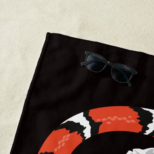 Koningsslang met papaverbloemen strandlaken (In situ)