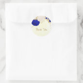 koninklijk blauw en wit bloemen goud ronde sticker (Tas)
