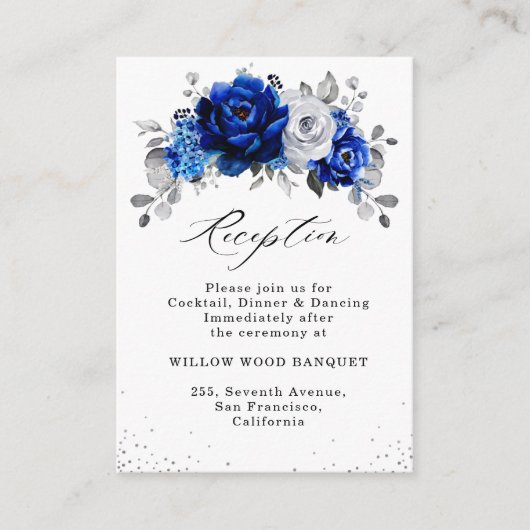 Koninklijk blauw witte zilveren bloemige bruilofts informatiekaartje (Voorkant)
