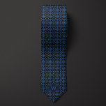Koninklijk Blauw & Zwart Arabesk Monogram Stropdas<br><div class="desc">Royal Blue & Black Arabesque Monogram stropdas klaar voor personalisatie. Uniek Arabesk ontwerp ideaal voor zaken,  Vaderdag geschenken,  of andere speciale gelegenheden voor de mannen in uw leven. Bekijk zeker de bijpassende sokken met hetzelfde ontwerp.</div>