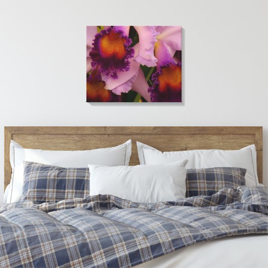 Koninklijk Paars Cattleya Orchid Canvas Afdruk (Insitu (Slaapkamer))