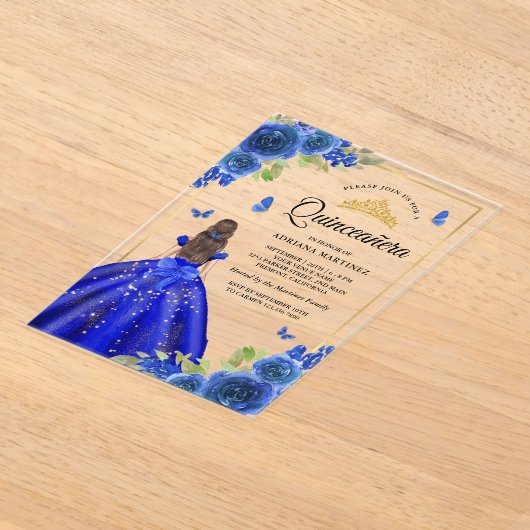 Koninklijke Blauwe Bloemen Jurk Vlinder Quinceaner Acryl Uitnodigingen (Laagn)