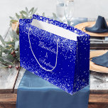 Koninklijke blauwe bruidegom bruiloft groot cadeauzakje<br><div class="desc">Een koningsblauwe achtergrond versierd met confetti,  glinstert. Personaliseer en de naam van de bruid en bruidegom en de trouwdatum.</div>