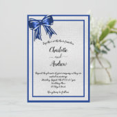 Koninklijke blauwe zilverboegelegante bruiloft kaart (Staand voorkant)