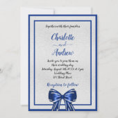 Koninklijke blauwe zilverboegelegante luxebruiloft kaart (Voorkant)