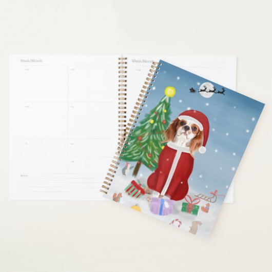 Koninklijke Cavalier hond in de sneeuw met kerstca Planner (Display)