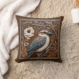 Kookaburra Serenade: Een Houtprint Tribute, Kussen