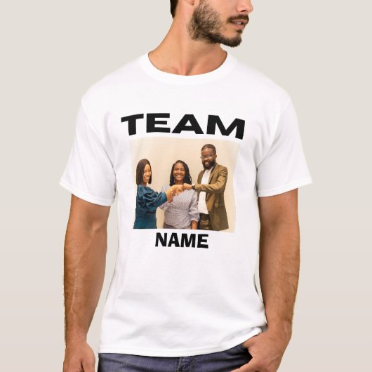 Kool Custom Family Team Name Retro Sports Logo T-shirt (Voorkant)