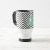 Kool en mint Groene Chevrons Aangepast monogram Reisbeker (Voorkant links)