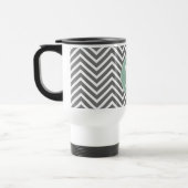 Kool en mint Groene Chevrons Aangepast monogram Reisbeker (Links)
