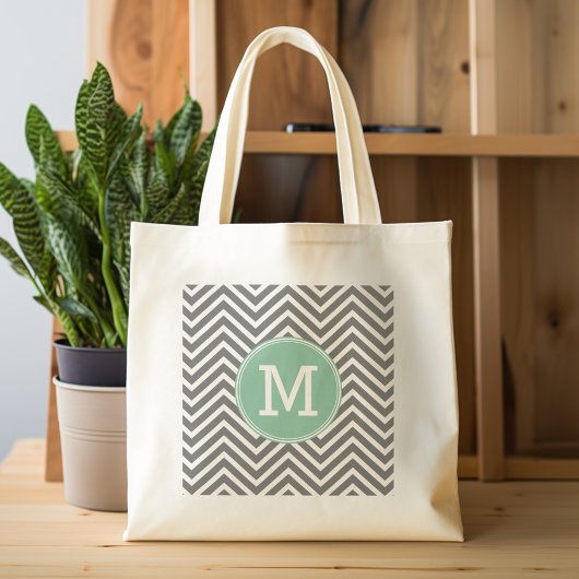 Kool en mint Groene Chevrons Aangepast monogram Tote Bag