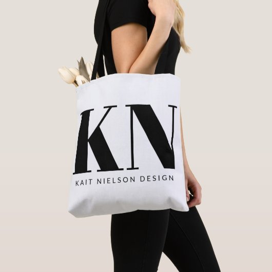 Kool Moderne Monogram Naam Aangepast Zwart Wit Tote Bag (Dichtbij)