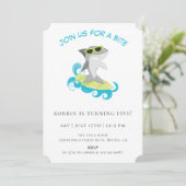 Kool Surfende Shark Birthday Party Kaart (Staand voorkant)