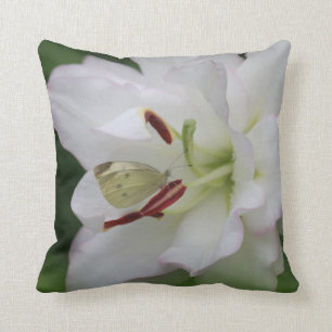Kool Witte Vlinder op Lily Flower Foto Kussen