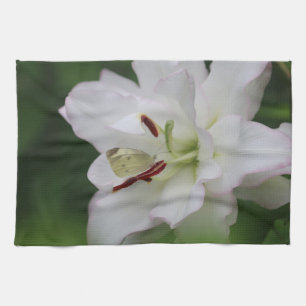 Kool Witte Vlinder op Lily Flower Foto Theedoek