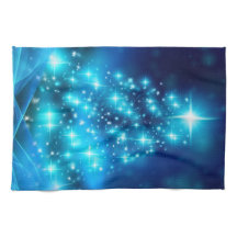 Koolblauwe kerstboom met mousserende lichten