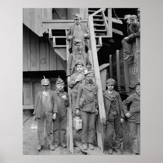 Koolbrekerjongens, 1900. Antieke foto Poster (Voorkant)