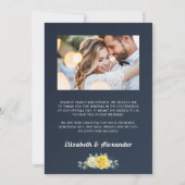 Koolgele rozen floral navy blue trouwfoto bedankkaart (Achterkant)