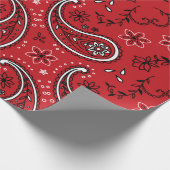 Koolrood paisleypatroon met bloemaccent cadeaupapier (Hoek)