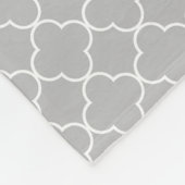 Koolsteengrijs Quatrefoil Patroonmonogram Blanket Fleece Deken (Hoek)