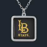 Koolstofvezel met lange band zilver vergulden ketting<br><div class="desc">Bekijk deze Californische State University Long Beach design! Show van je Californische State Pride met deze nieuwe universitaire producten. Dit zijn de perfecte cadeaus voor de Long Beach student, alumni, familie, vriend of fan in je leven. Al deze Zazzle producten zijn aanpasbaar met jouw naam, klassenjaar of club. Lange strand!...</div>