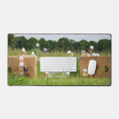 Koorddansende Fubby Poppetjes die balanseren Bureaumat (Keyboard & Muis)