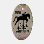 Kop dicht en maak het paard vast. keramisch ornament (Rechts)