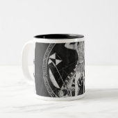 Kop met rode cijfers (Voorkant links)