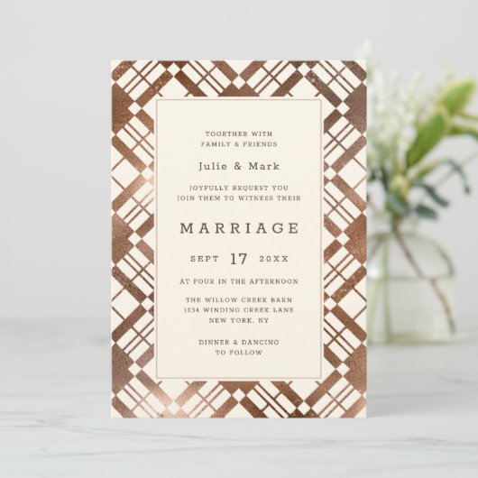 Koper Brons Herfst Rustieke Plaid Schuur Bruiloft Kaart (Staand voorkant)