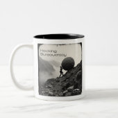 Kopidion - Hacking Bureaucracy-cursuskunstwerk Tweekleurige Koffiemok (Links)