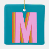 Kopletter in blauwe kleur met retro typografie keramisch ornament (Achterkant)