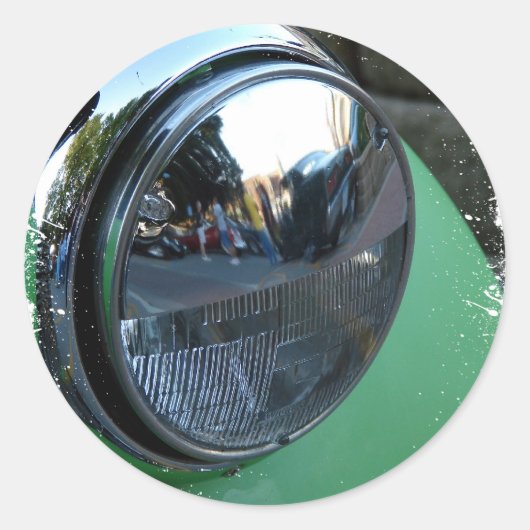 Koplicht op een groene Vintage-auto Ronde Sticker (Voorkant)
