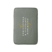 Koppel Monogram Olijfgrijs Goud Wit Minimalistisch Badmat (Voorkant Verticaal)