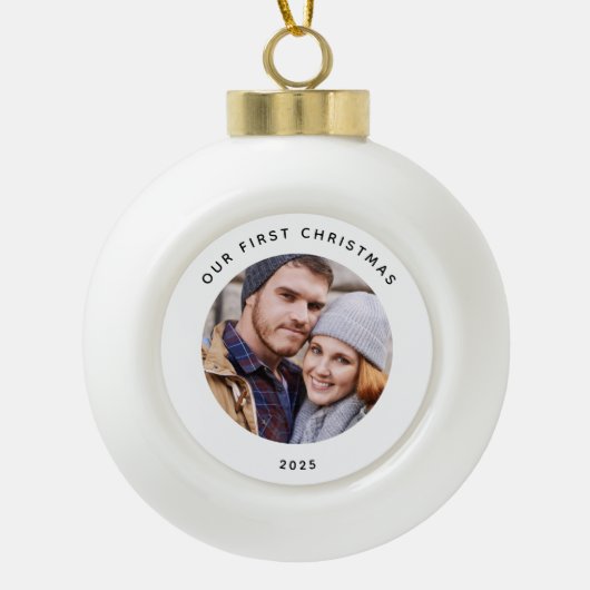 Koppel onze eerste kerstfoto keramische bal ornament (Voorkant)