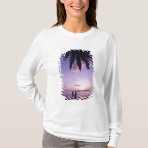 Koppel op het strand, Windjammer Landing, St. Luci T-shirt