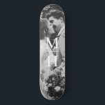 Koppelen Initialen Retro FotoMonogram Persoonlijk Skateboard<br><div class="desc">pas met uw eigen foto en initialen aan; houd of verwijder de grens zoals gewenst</div>