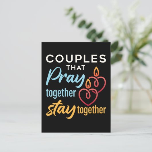 Koppels die samen bidden, blijven samen briefkaart (Staand voorkant)