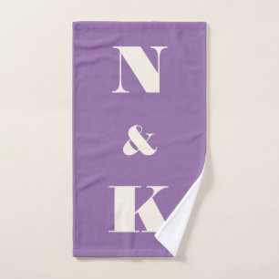 Koppels Monogram Paarse Initialen Huwelijkscadeau Bad Handdoek